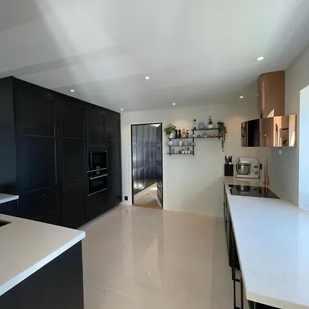 Unique With Fantastic Views Apartment *